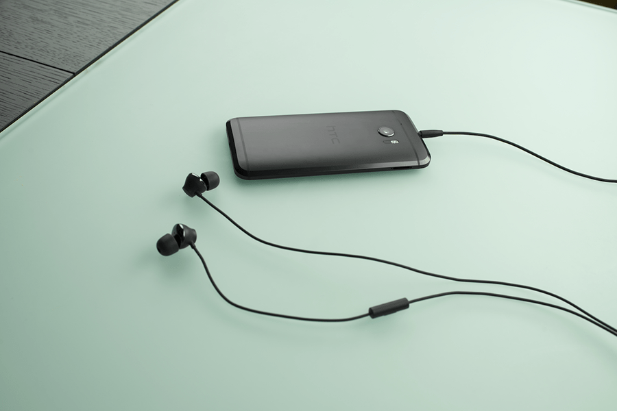blk-earphones